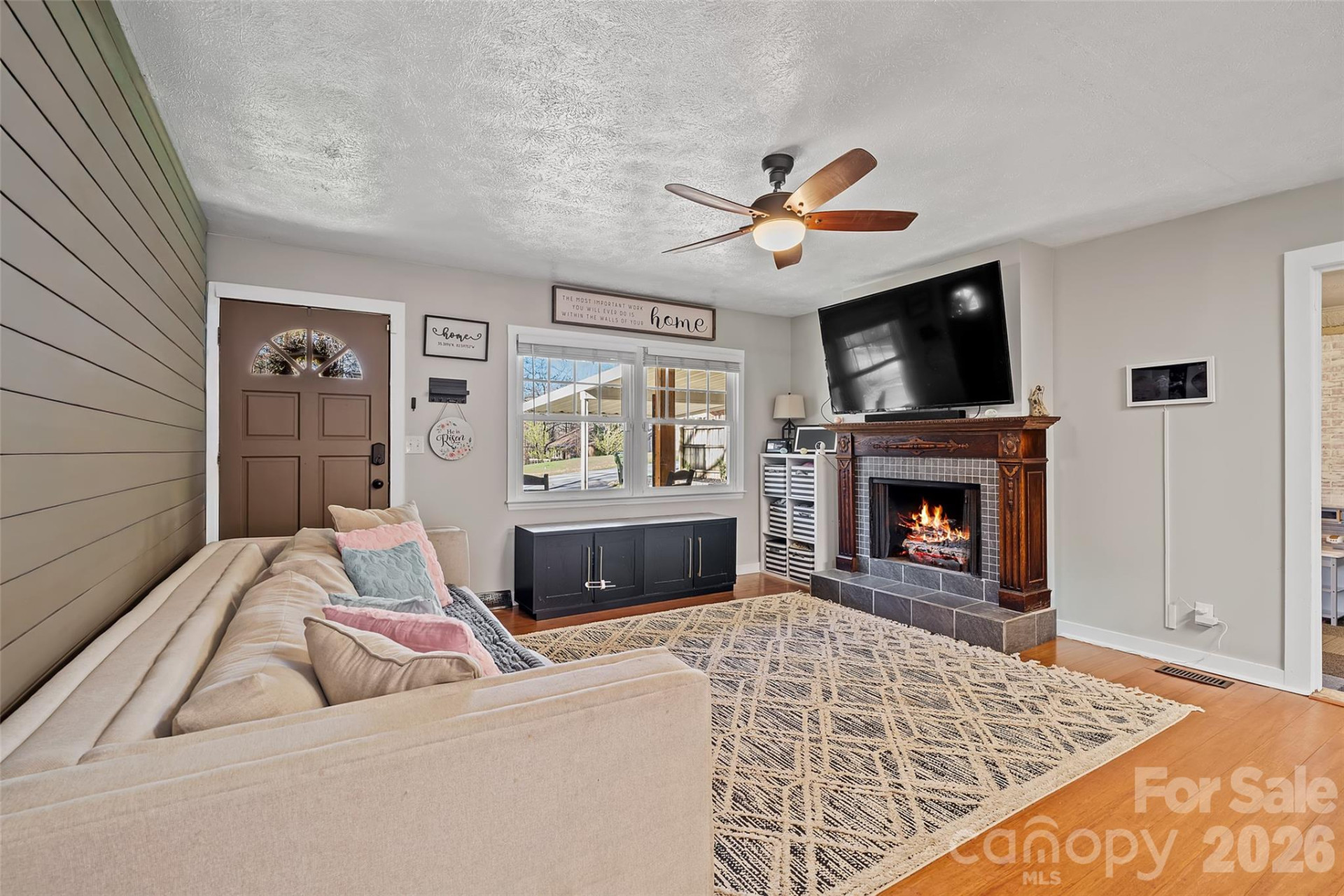 294 Timberlane Drive - Photo 3