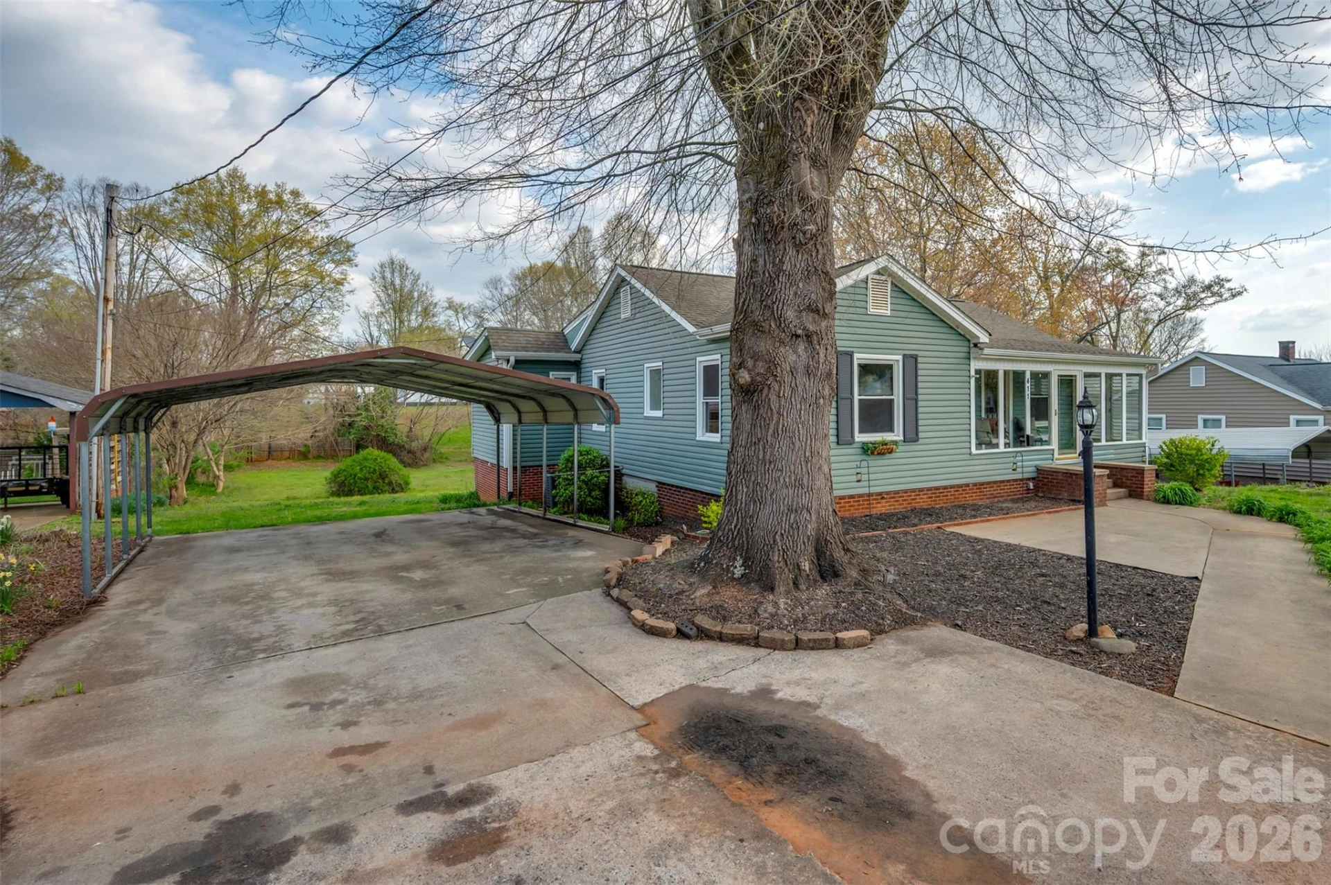 411 Arlington Street - Photo 4