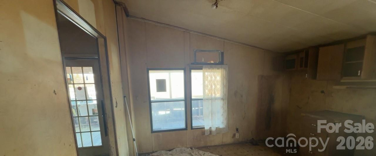 637 Clearview Drive - Photo 4