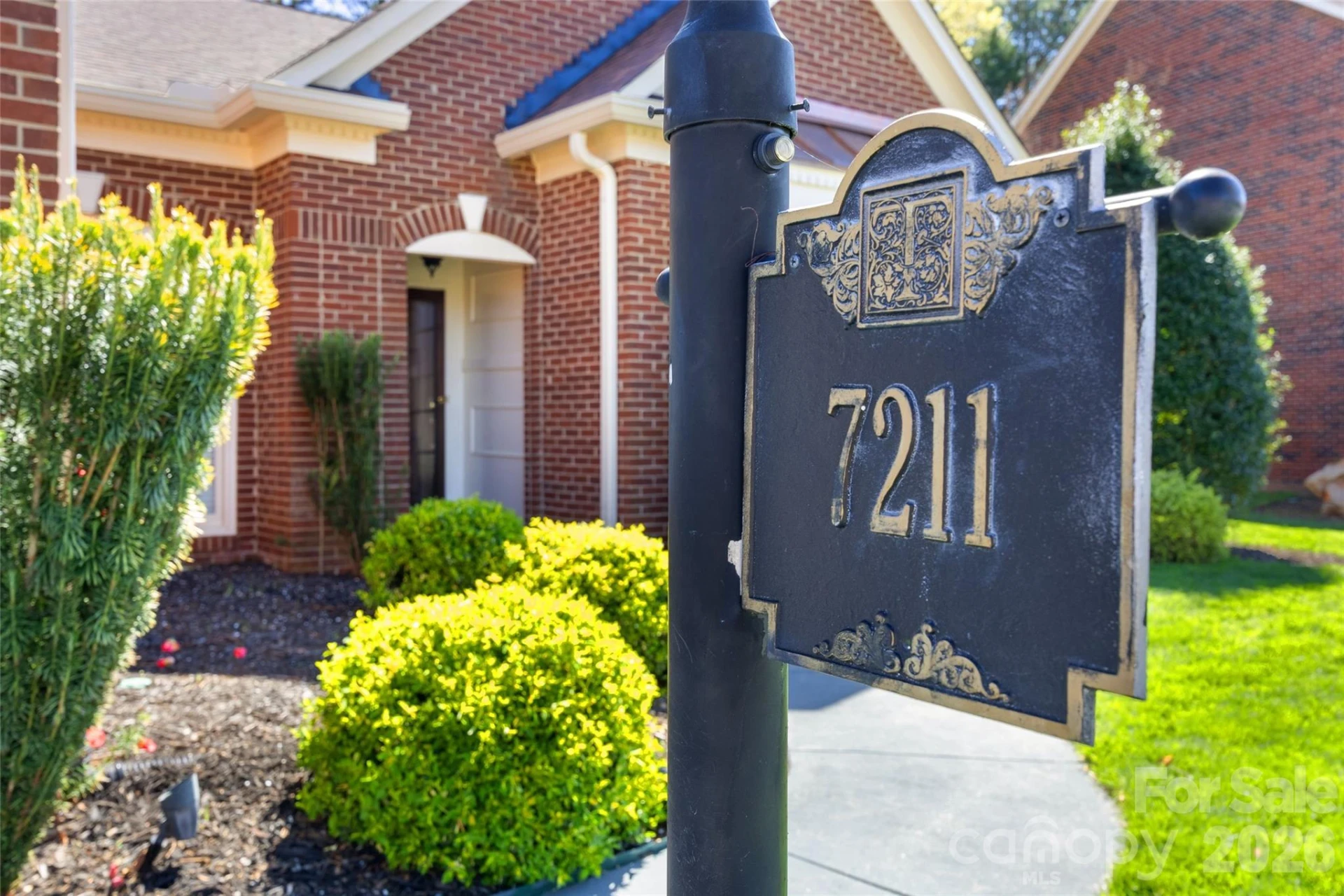 7211 Baniff Circle - Photo 4