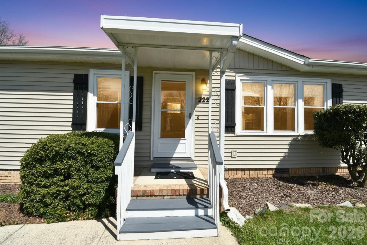 222 Cranbrook Circle - Photo 2