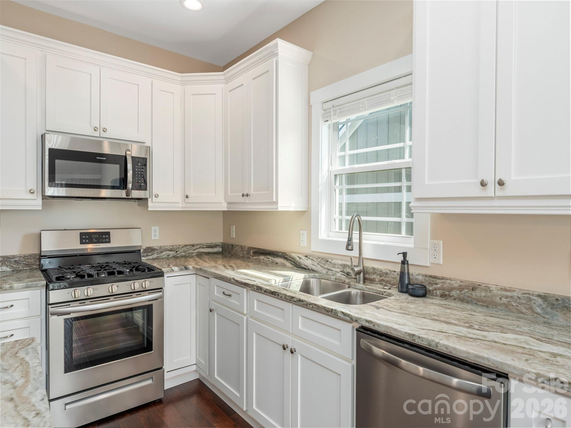 63 Leyland Circle - Photo 11