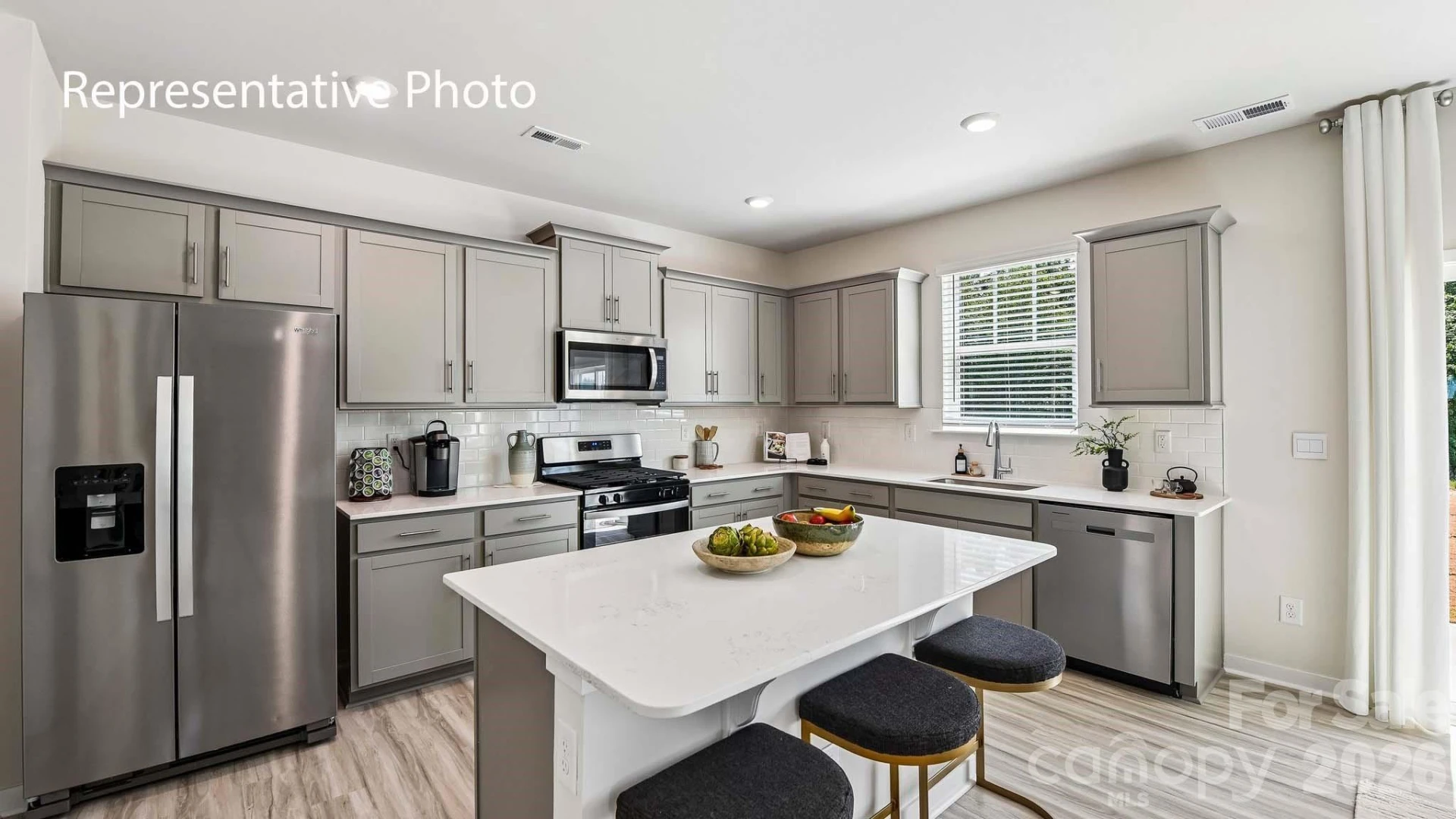 525 Blackpool Court - Photo 4