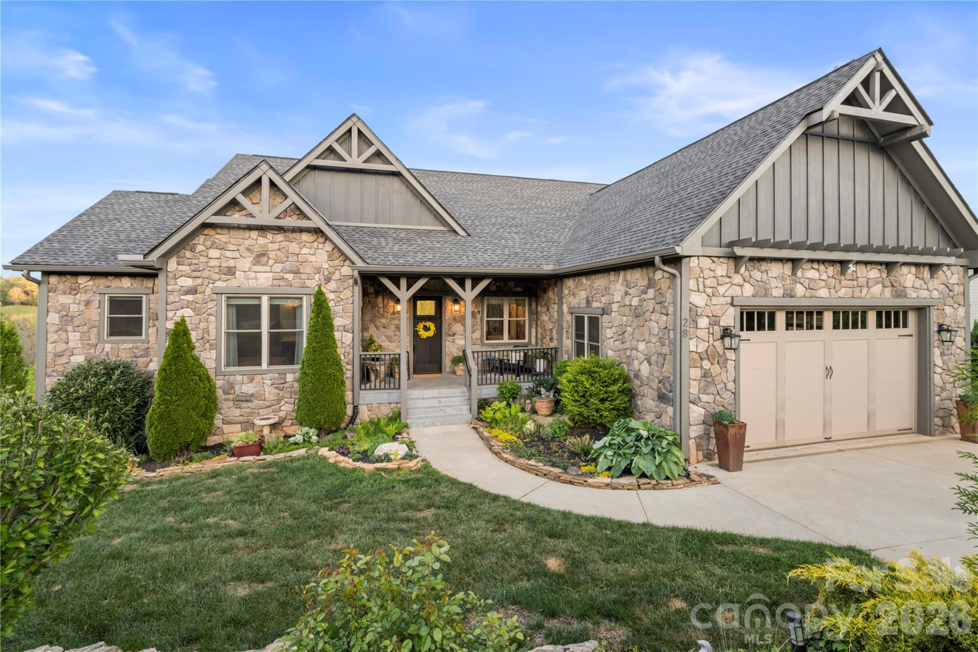 28 Gracie Lane - Photo 2