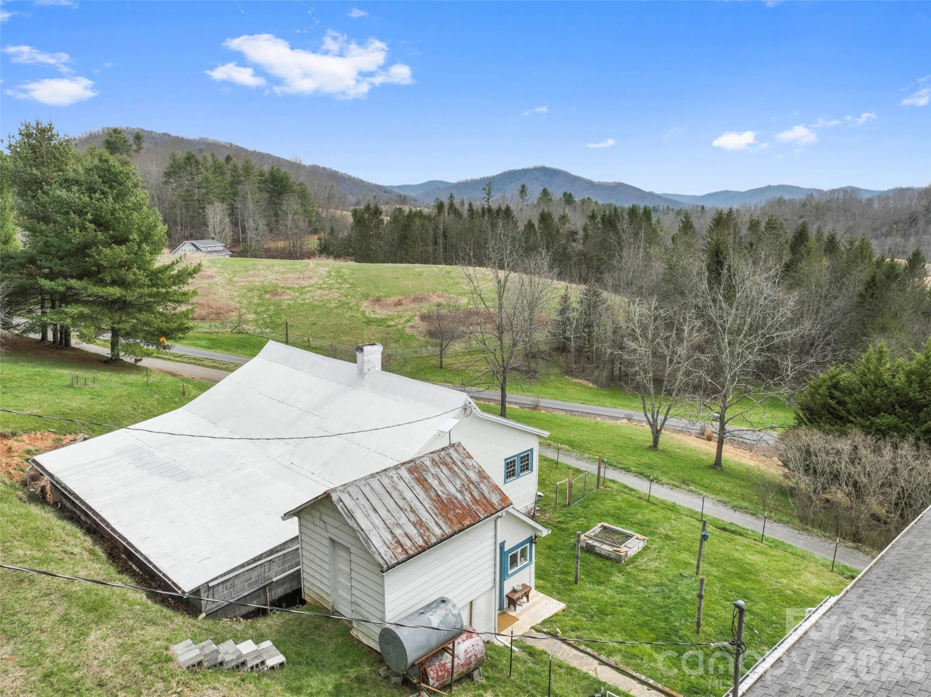138 Robert Phillips Road - Photo 2