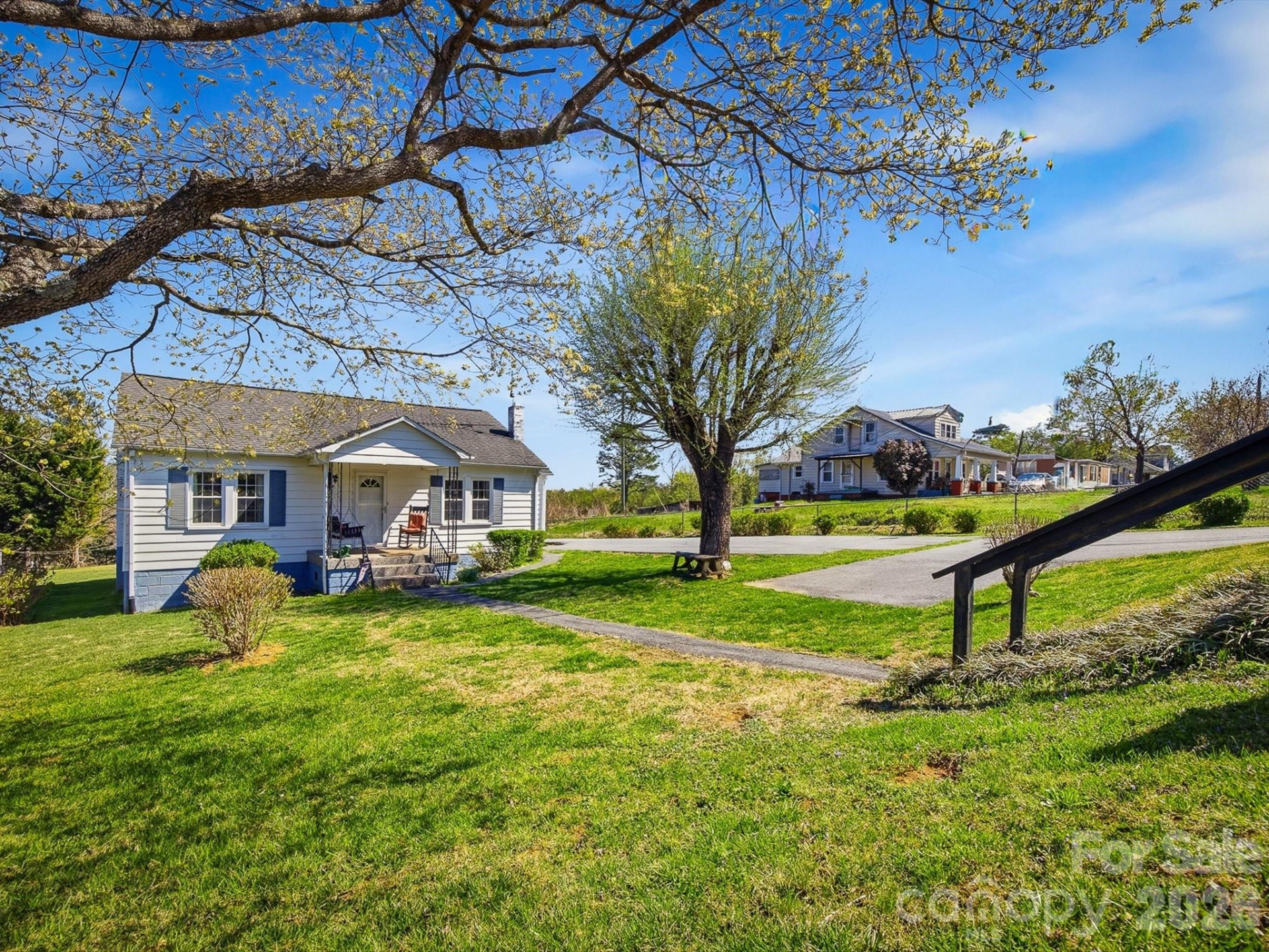 3560 Hartland Road - Photo 3