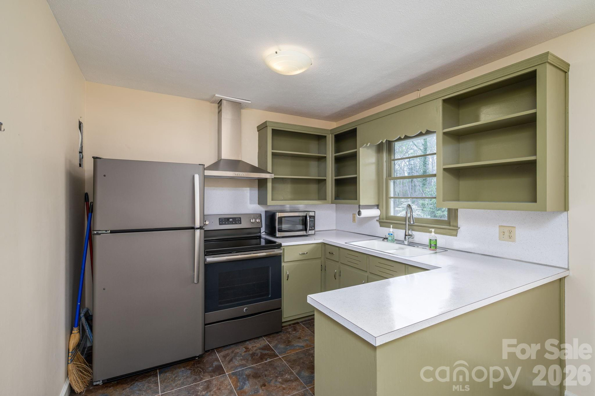 202 Clark Street - Photo 11