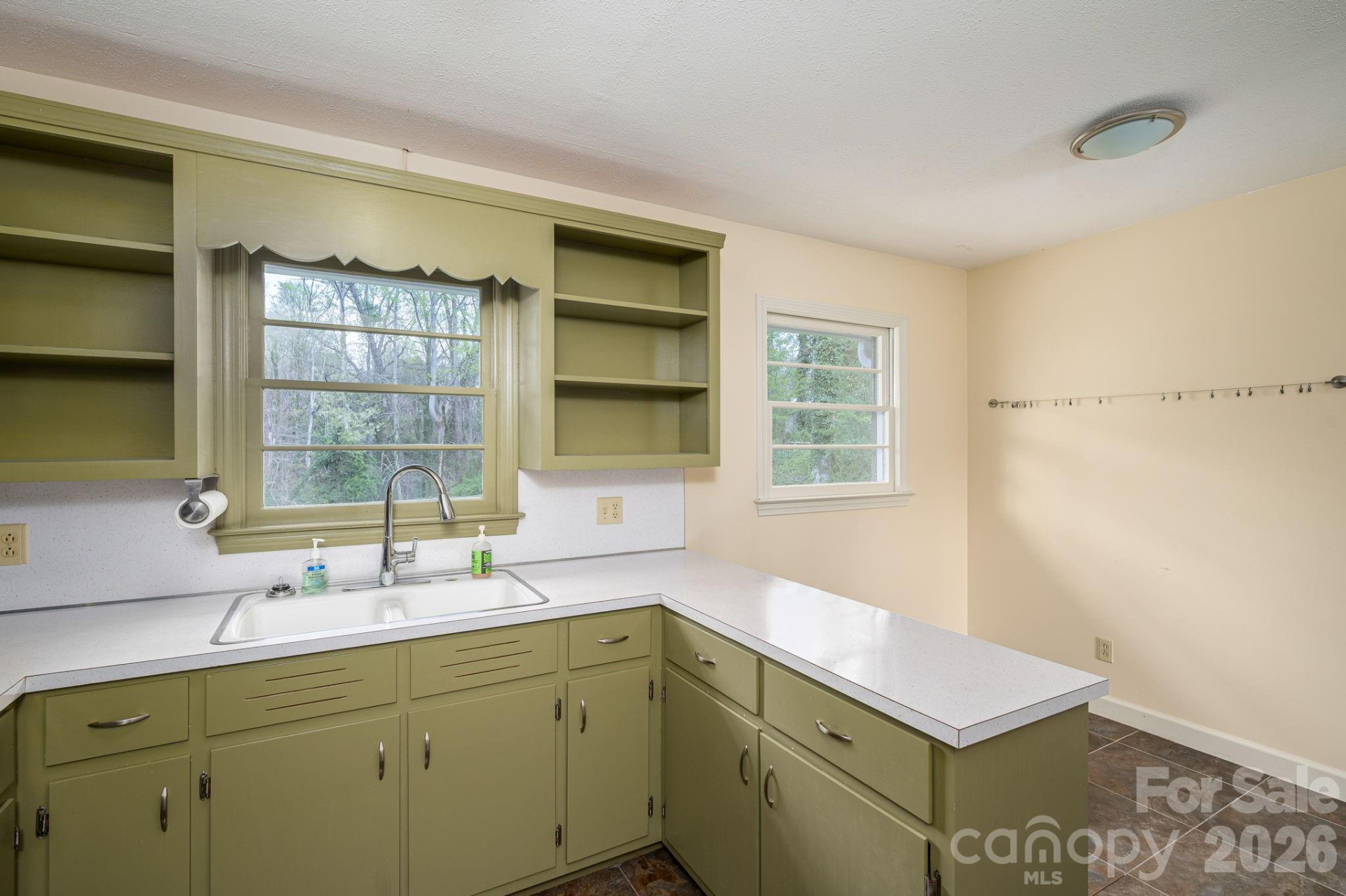 202 Clark Street - Photo 12
