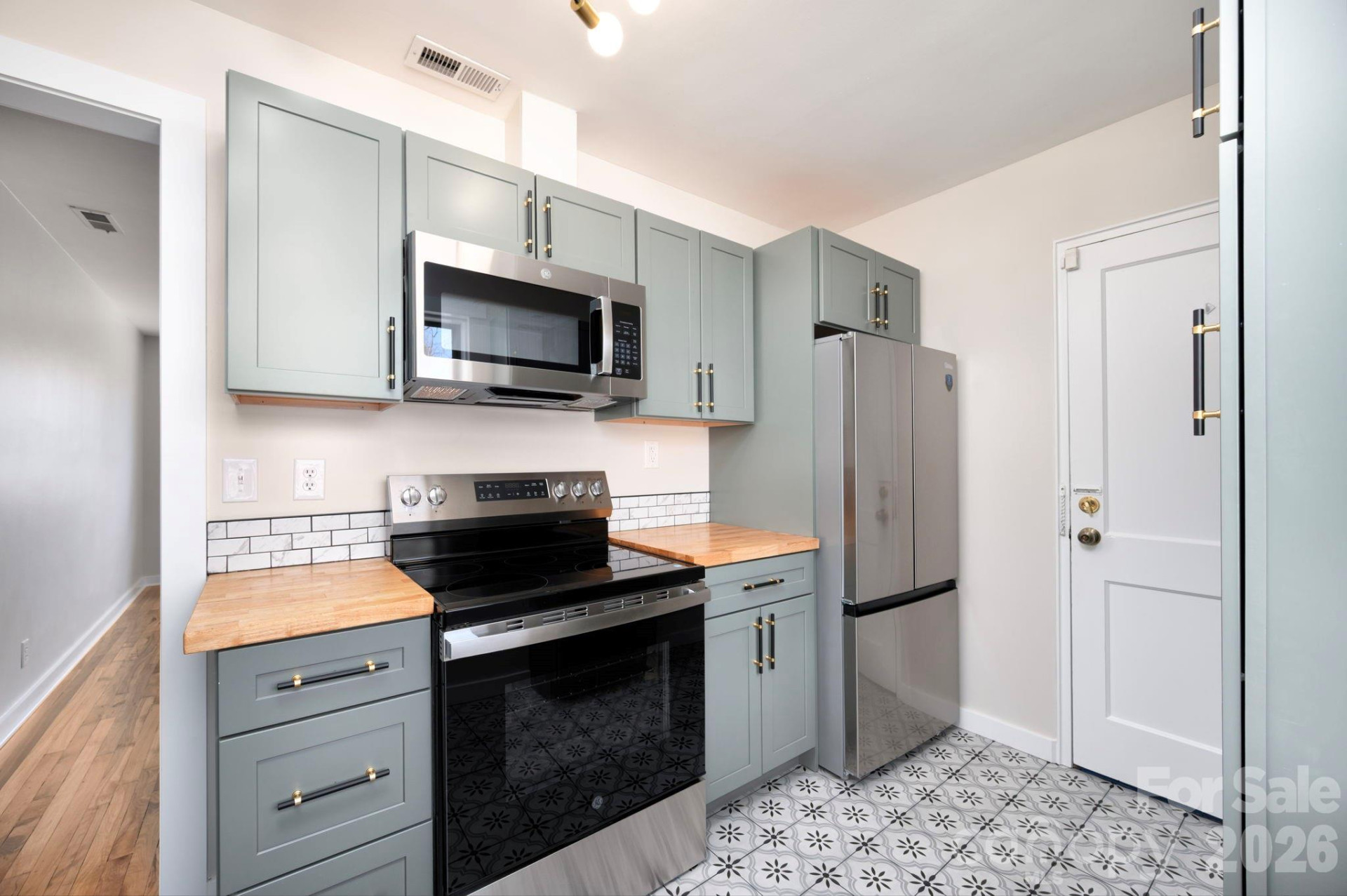 615 Biltmore Avenue #T8 - Photo 8