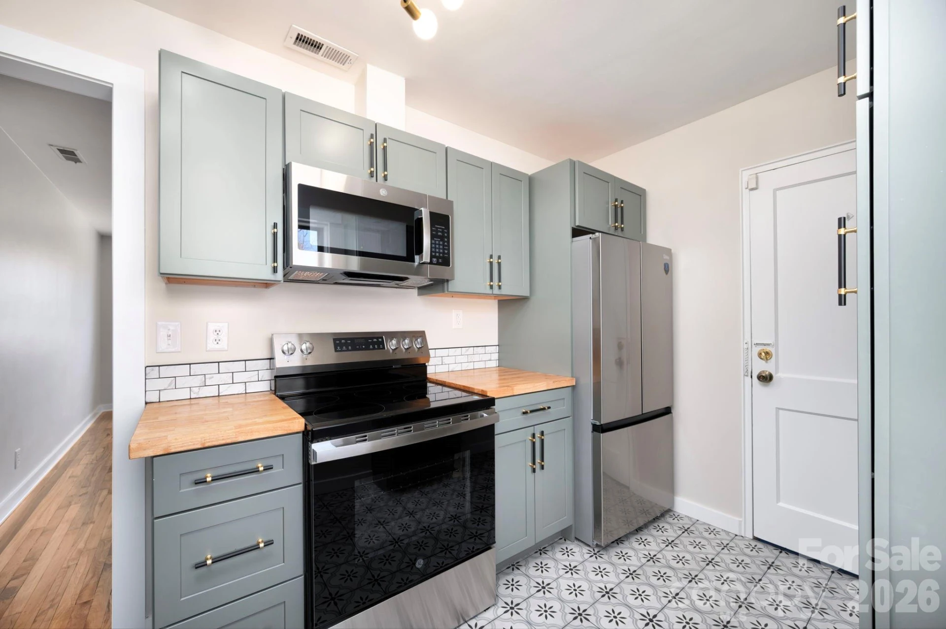 615 Biltmore Avenue #T8 - Photo 8