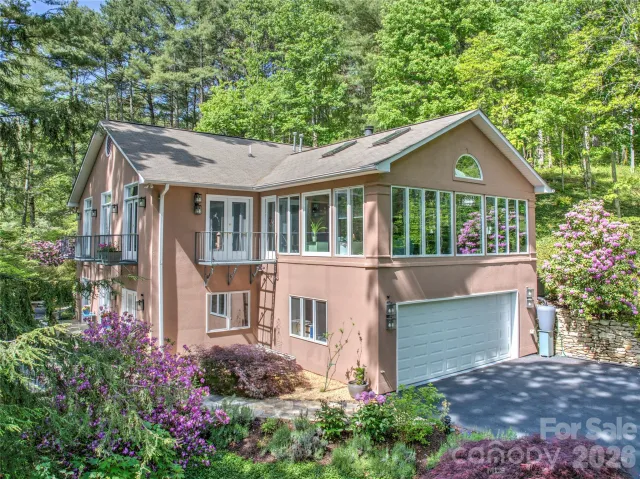200 Robinhood Road, Asheville, NC, 28804