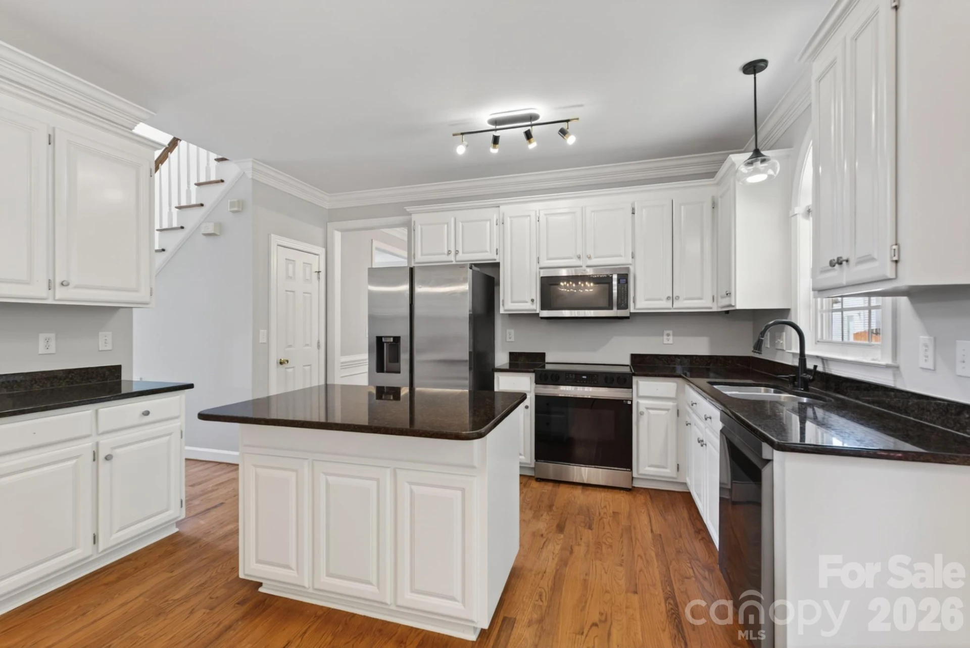 11005 Chilcomb Court - Photo 10