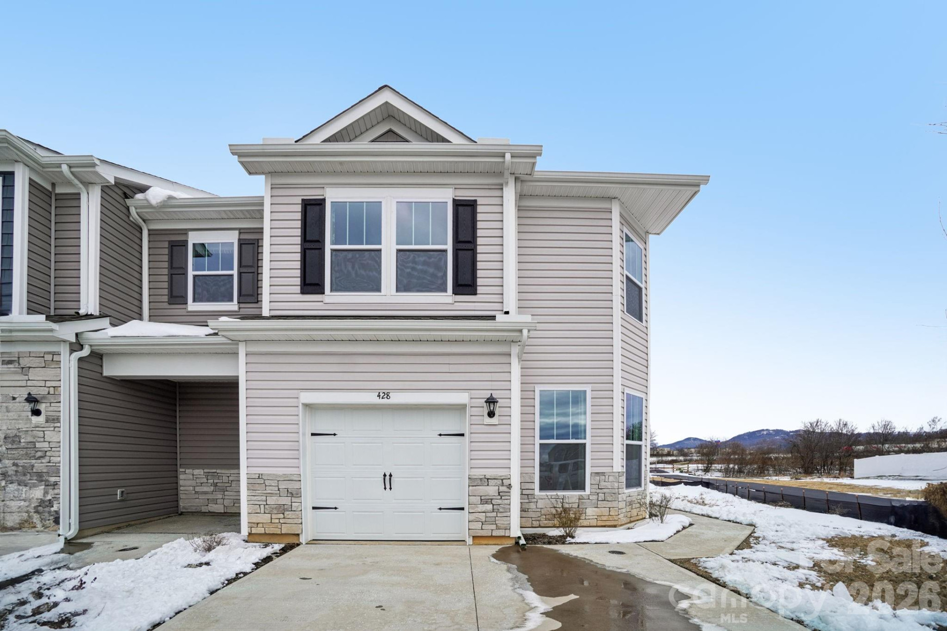 320 Lagoon Road