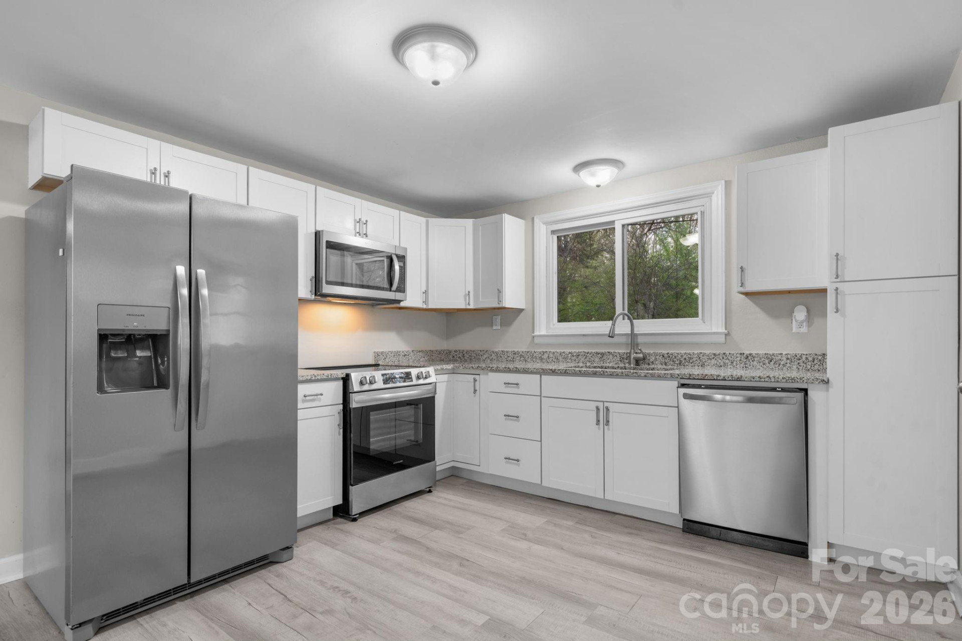 3502 1st Avenue Circle - Photo 4