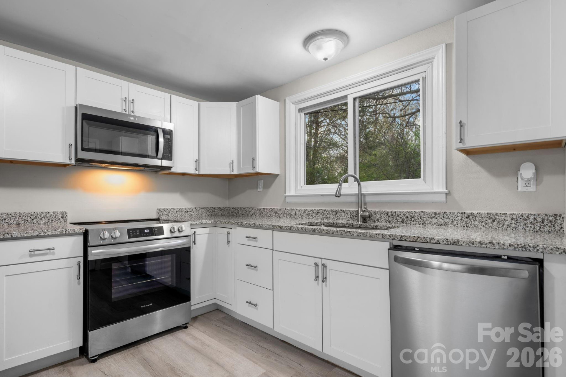 3502 1st Avenue Circle - Photo 5