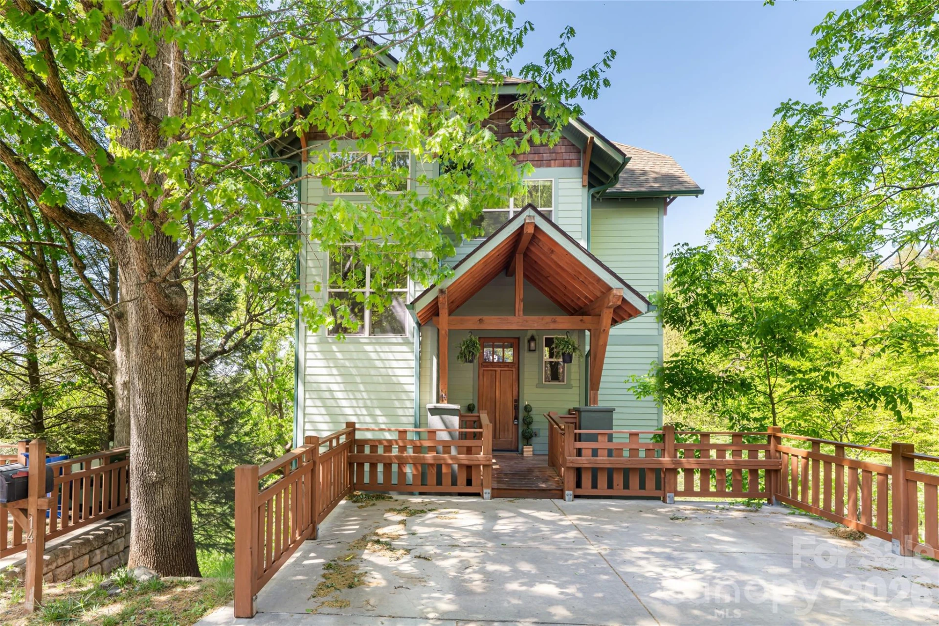 14 Sunset Drive - Photo 2