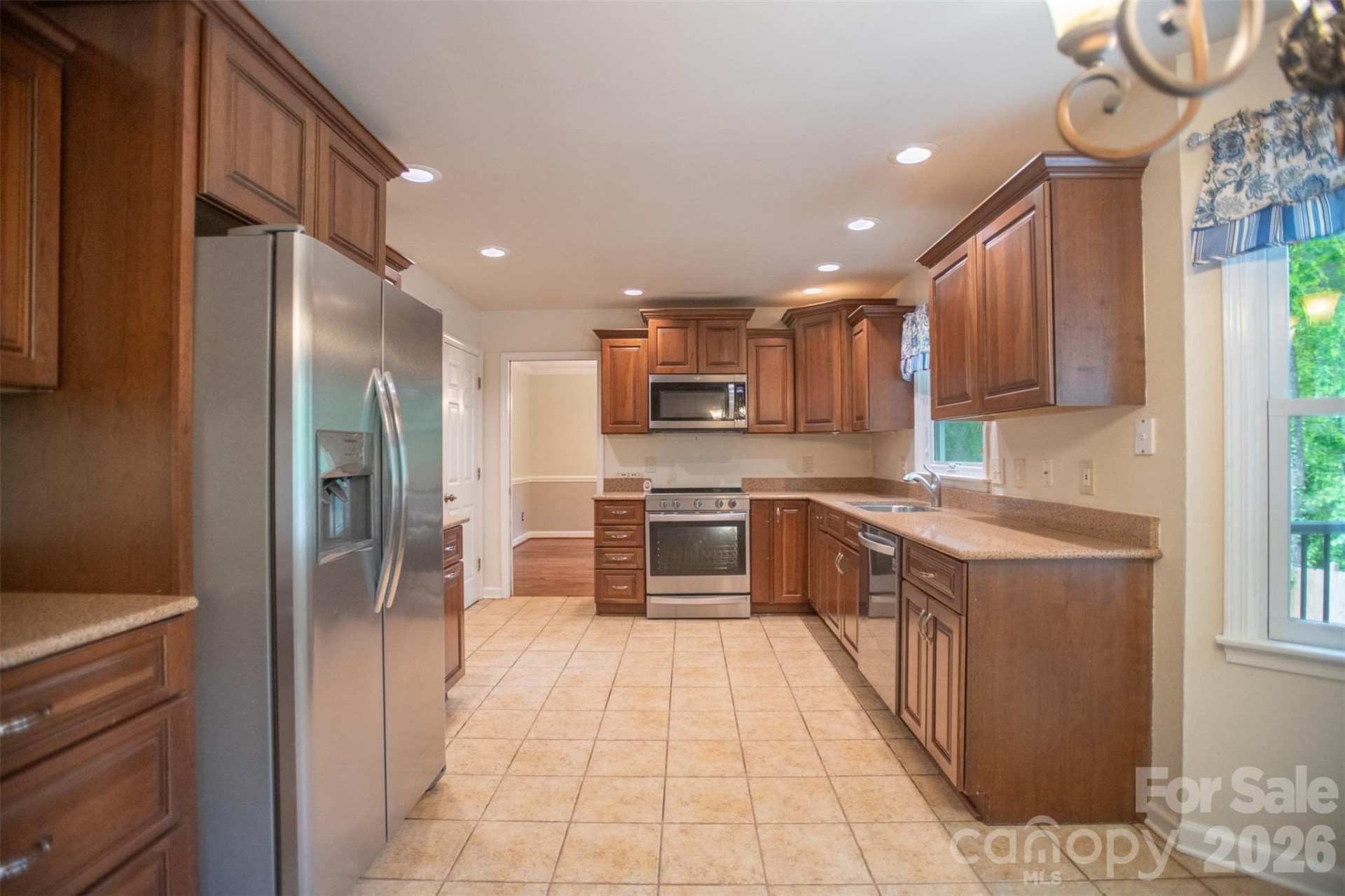 1002 Windsor Drive - Photo 16