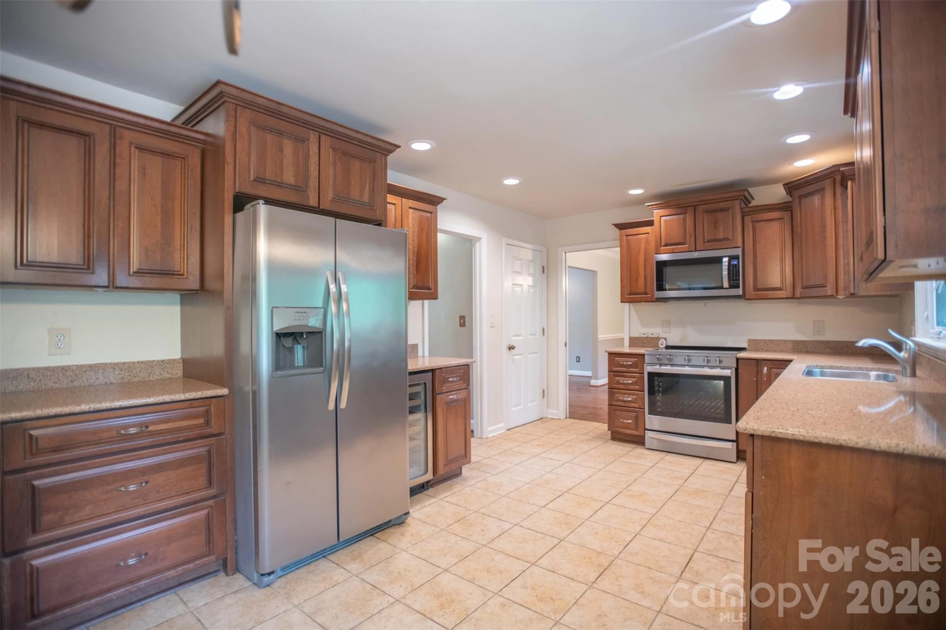 1002 Windsor Drive - Photo 16