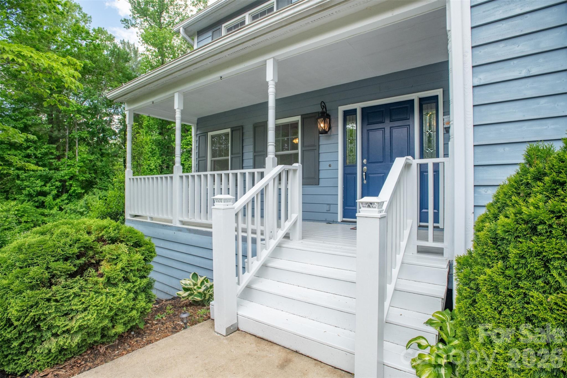 1002 Windsor Drive - Photo 4