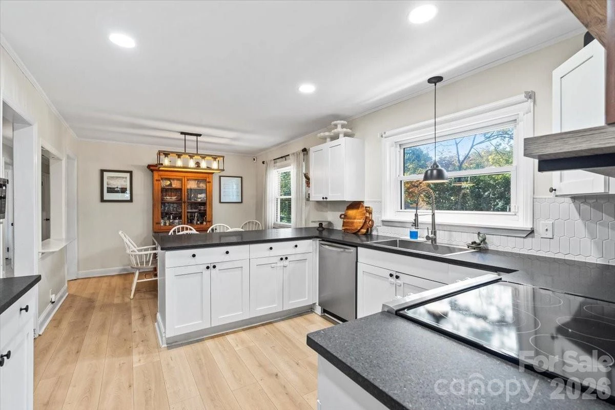 733 Norwood Avenue - Photo 13