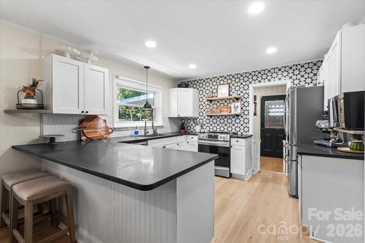 733 Norwood Avenue - Photo 14