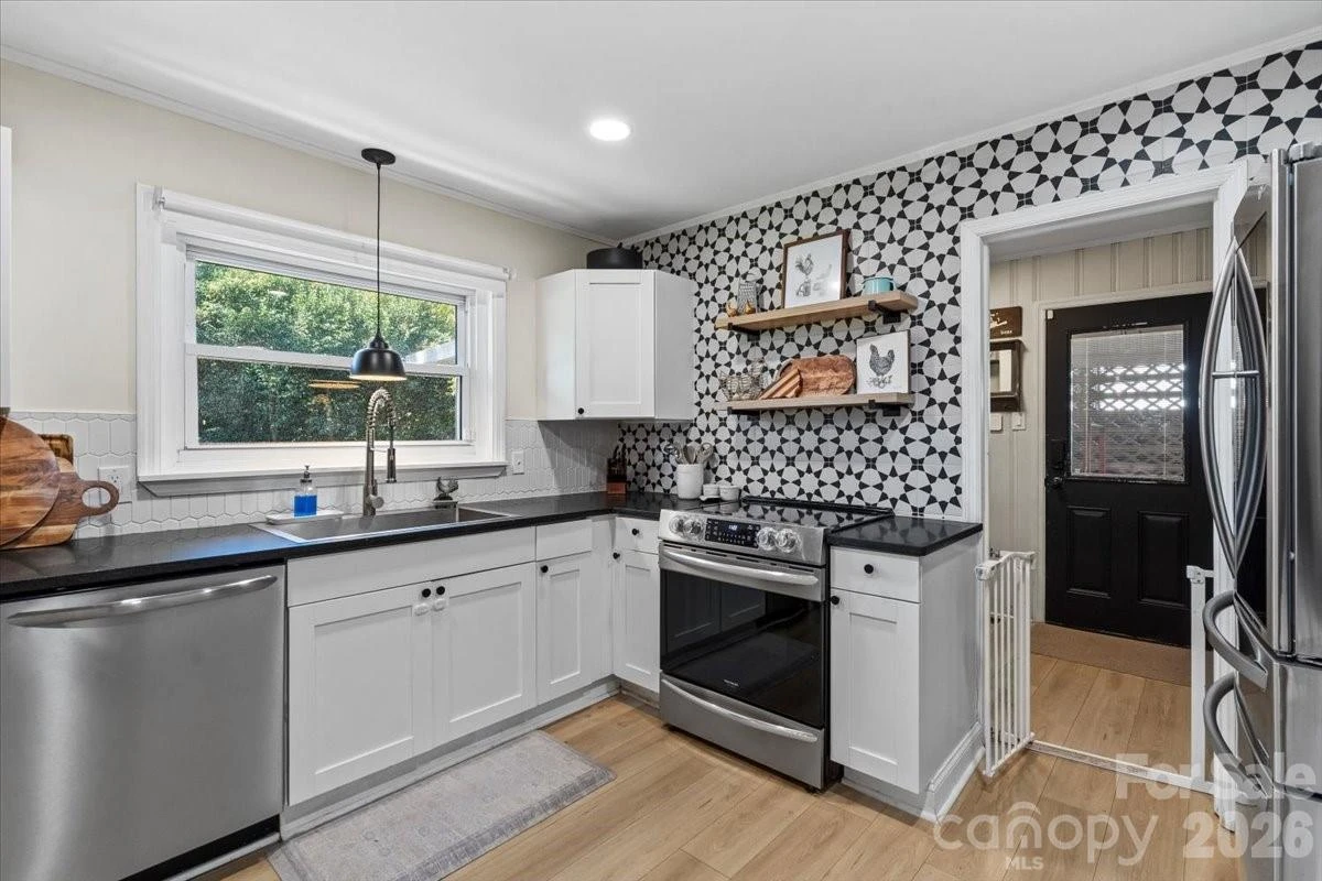 733 Norwood Avenue - Photo 16