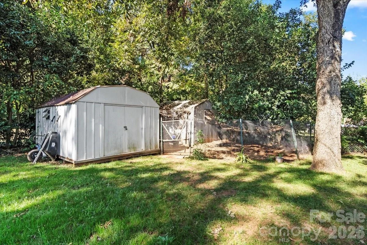 733 Norwood Avenue - Photo 34