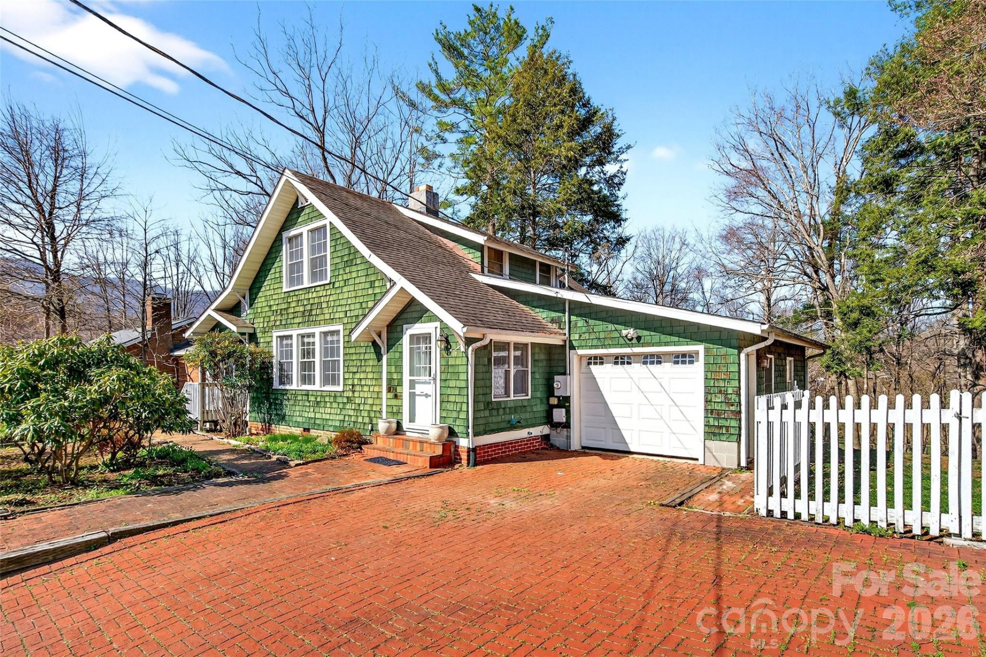 109 Eastwood Avenue - Photo 3