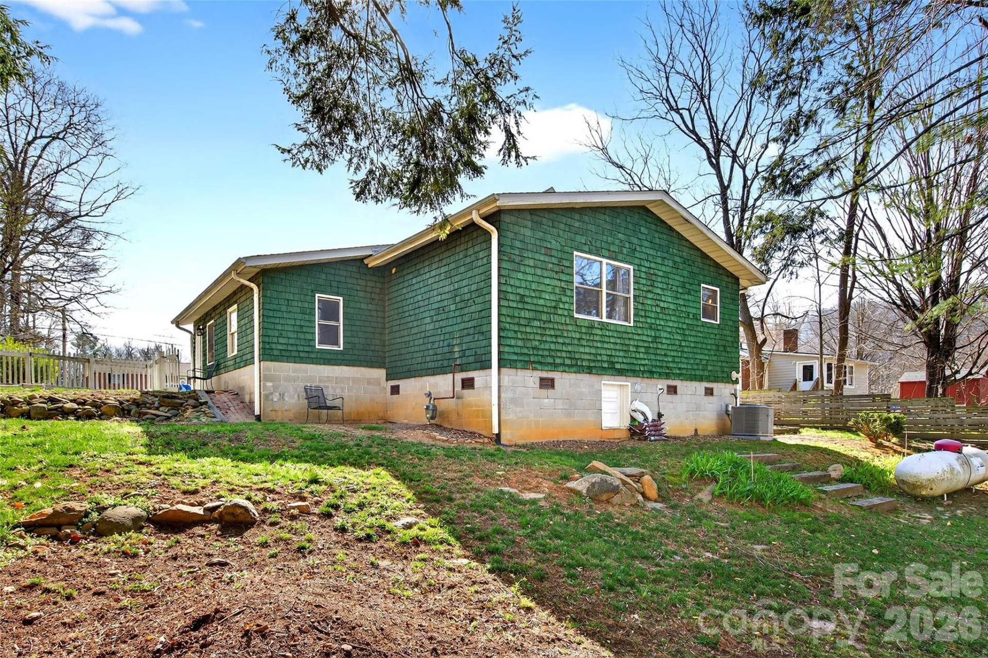 109 Eastwood Avenue - Photo 4