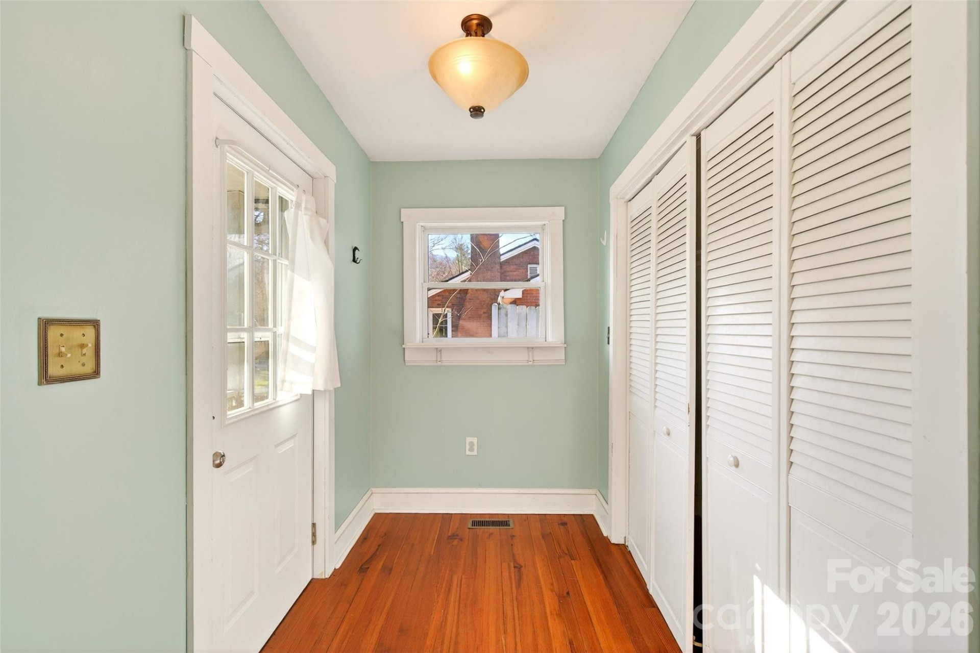 109 Eastwood Avenue - Photo 6