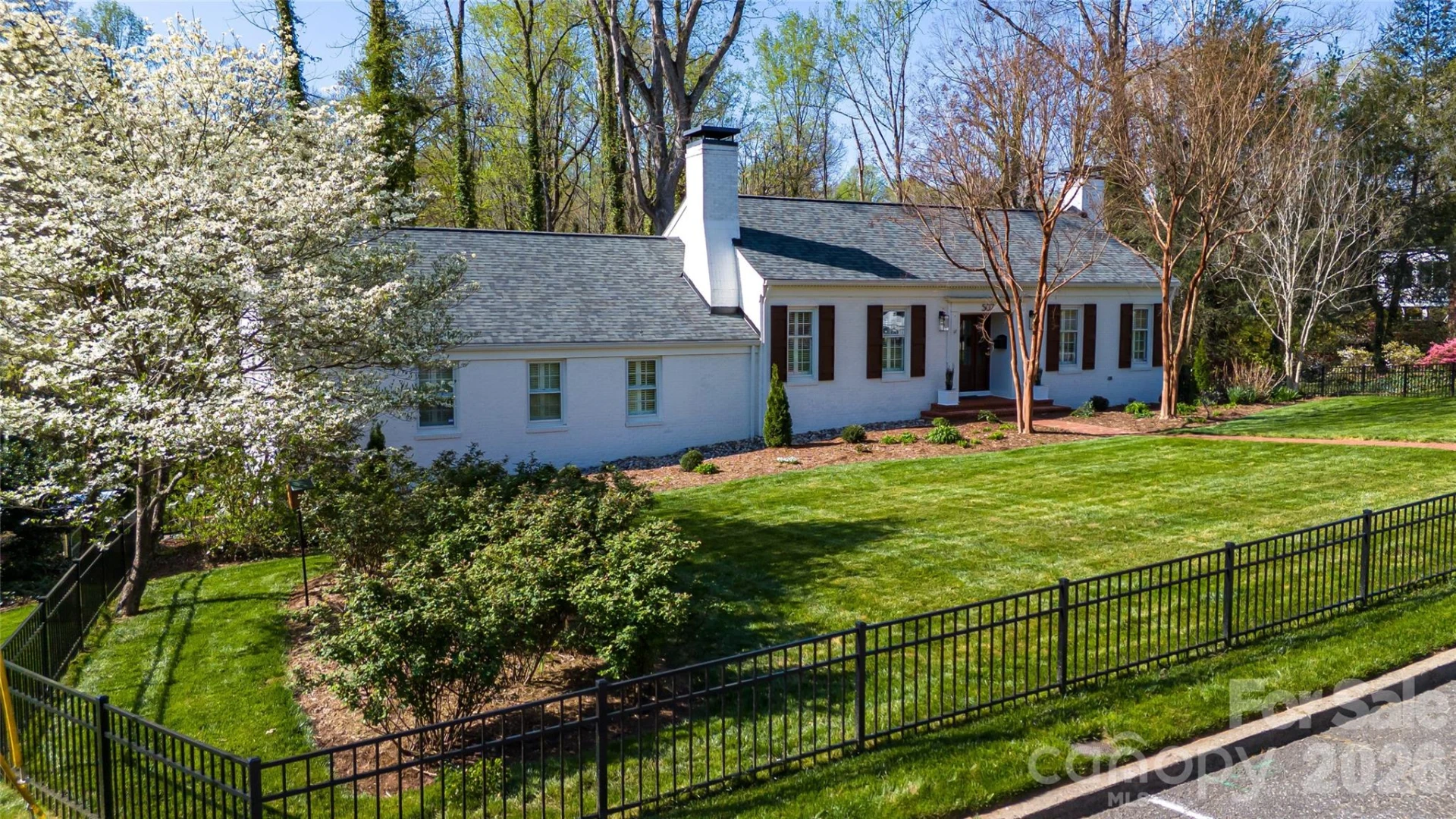 507 Riverside Drive - Photo 4