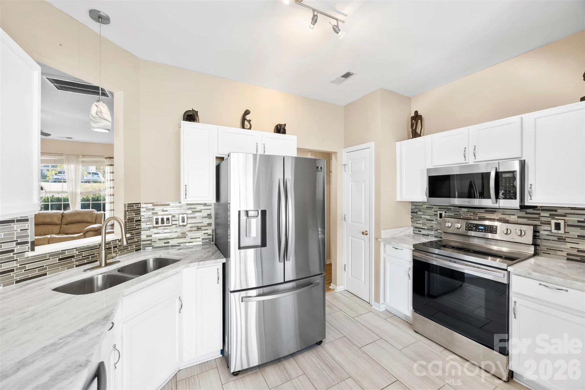 624 Cliffs Inn Circle - Photo 2