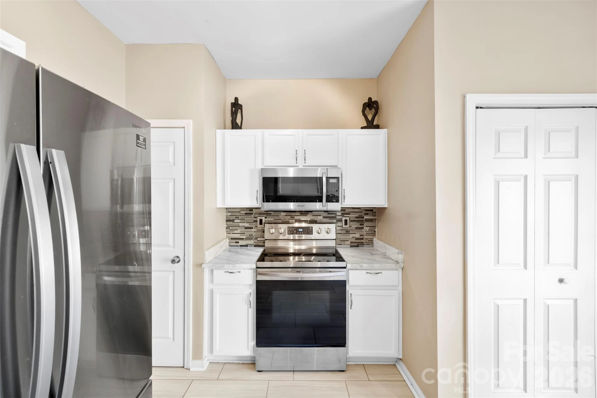 624 Cliffs Inn Circle - Photo 11
