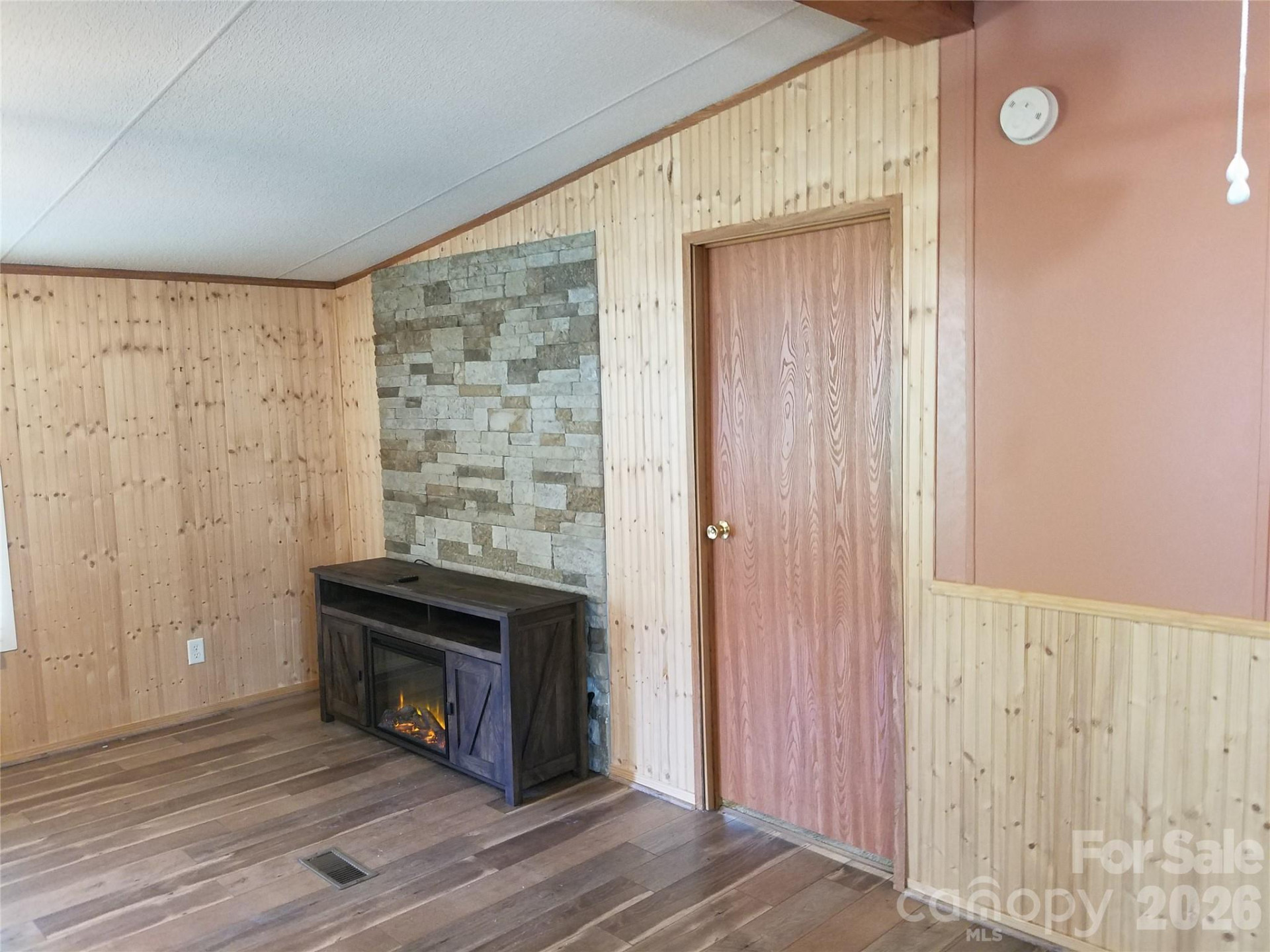 323 4th Street - Photo 5