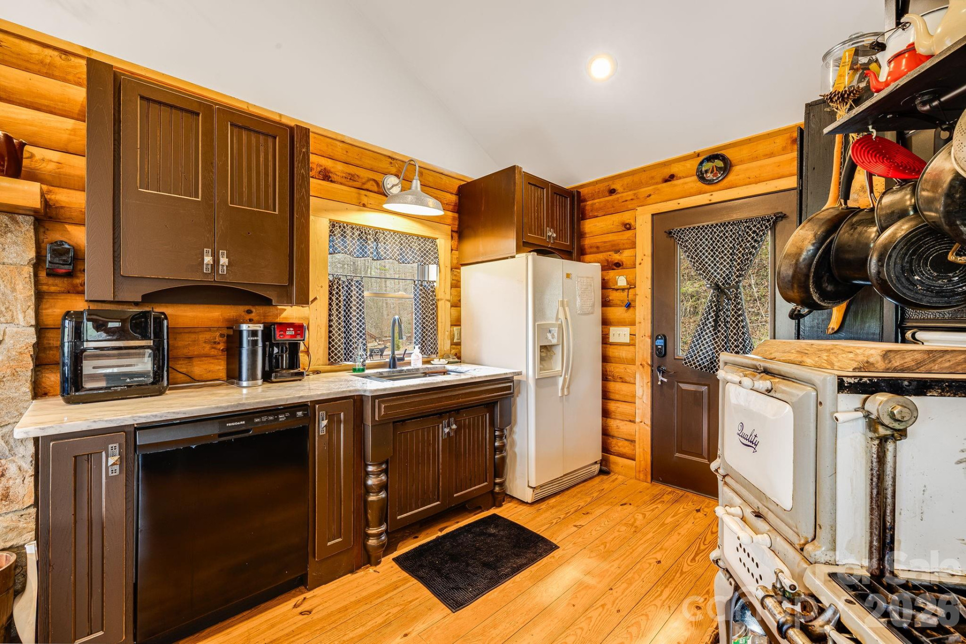 409 Hamlet Drive - Photo 4