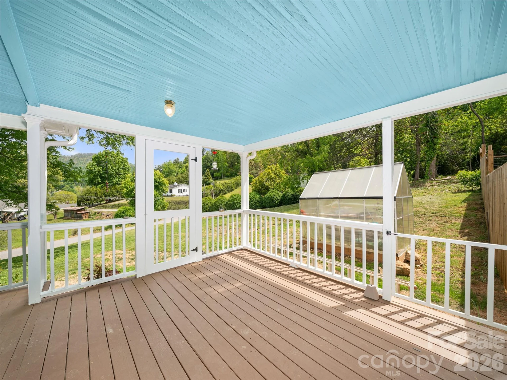 309 Hillside Drive - Photo 3