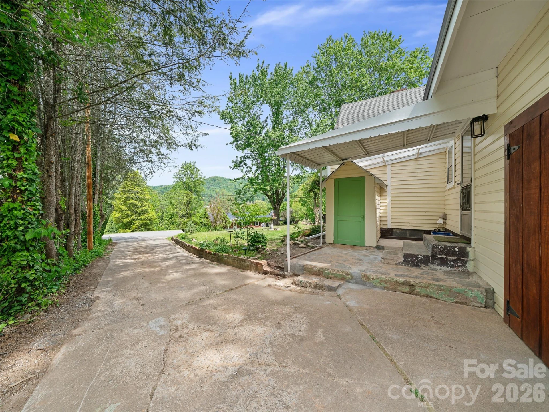 309 Hillside Drive - Photo 28