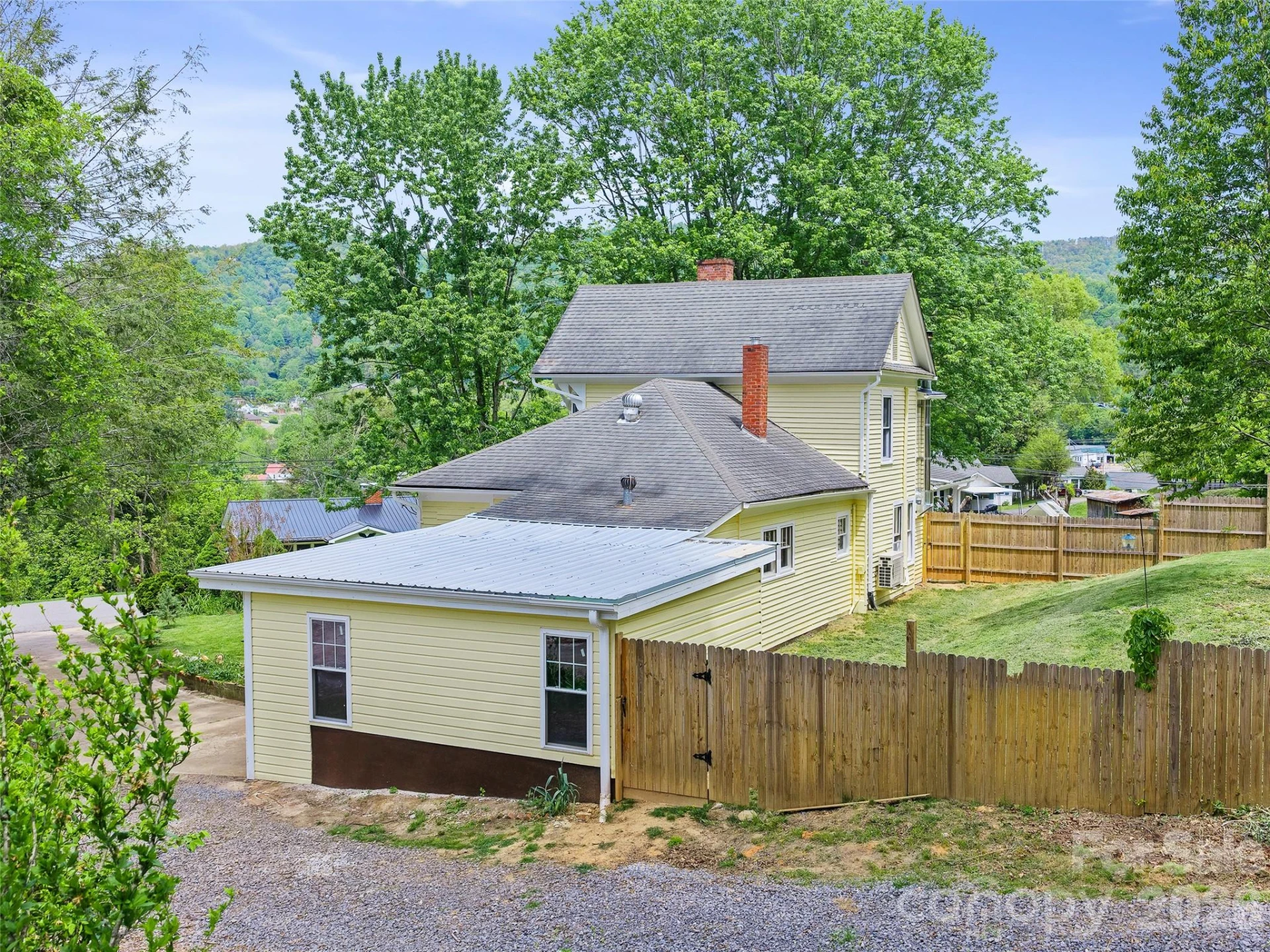 309 Hillside Drive - Photo 33