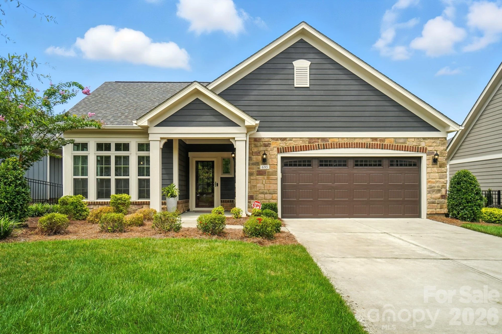 695 Poplar View Drive - Photo 2
