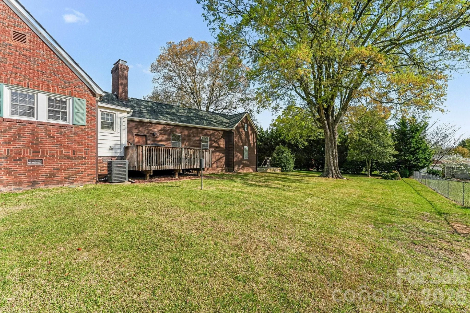 614 Ridge Avenue - Photo 4