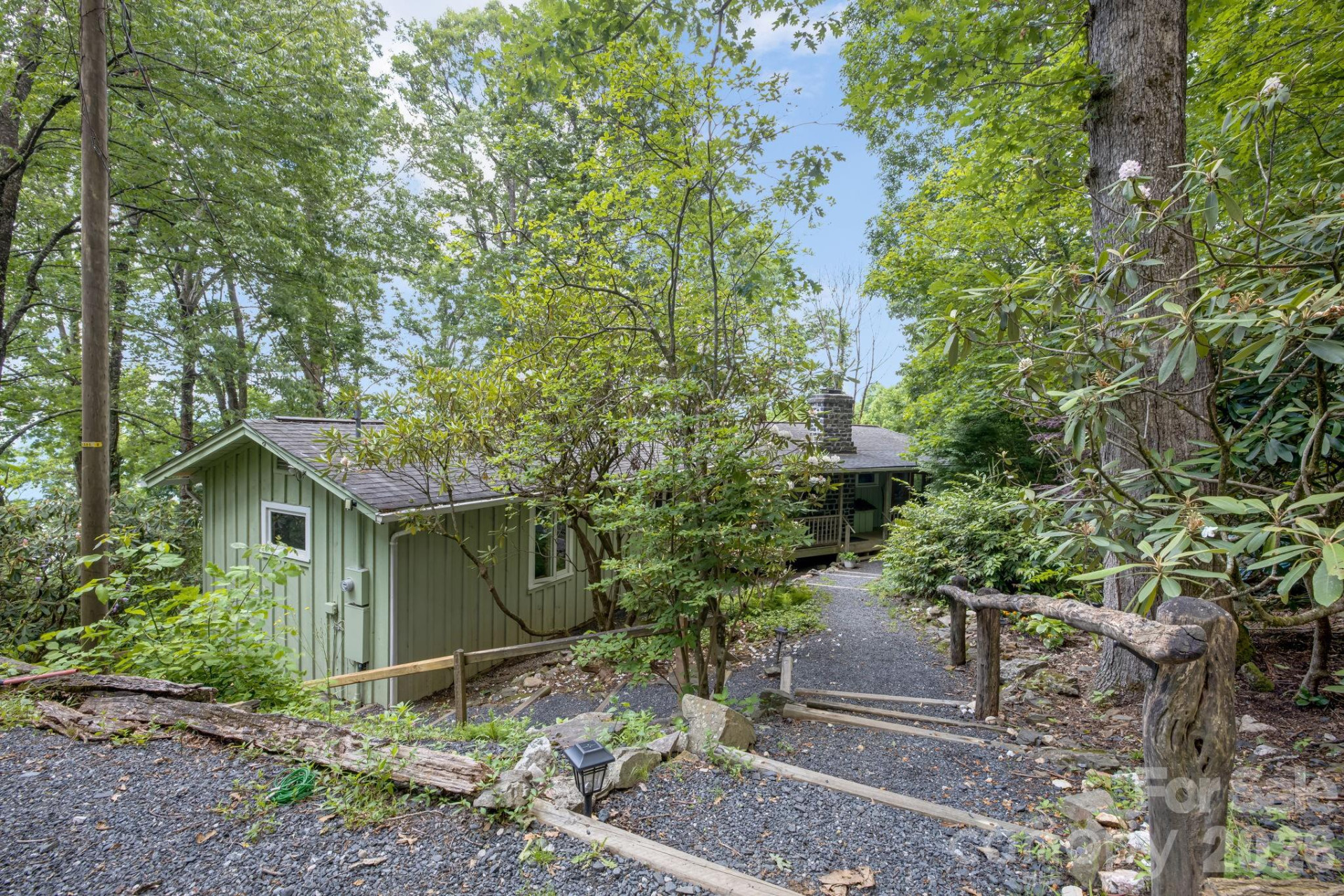 203 Laurel Lane - Photo 2