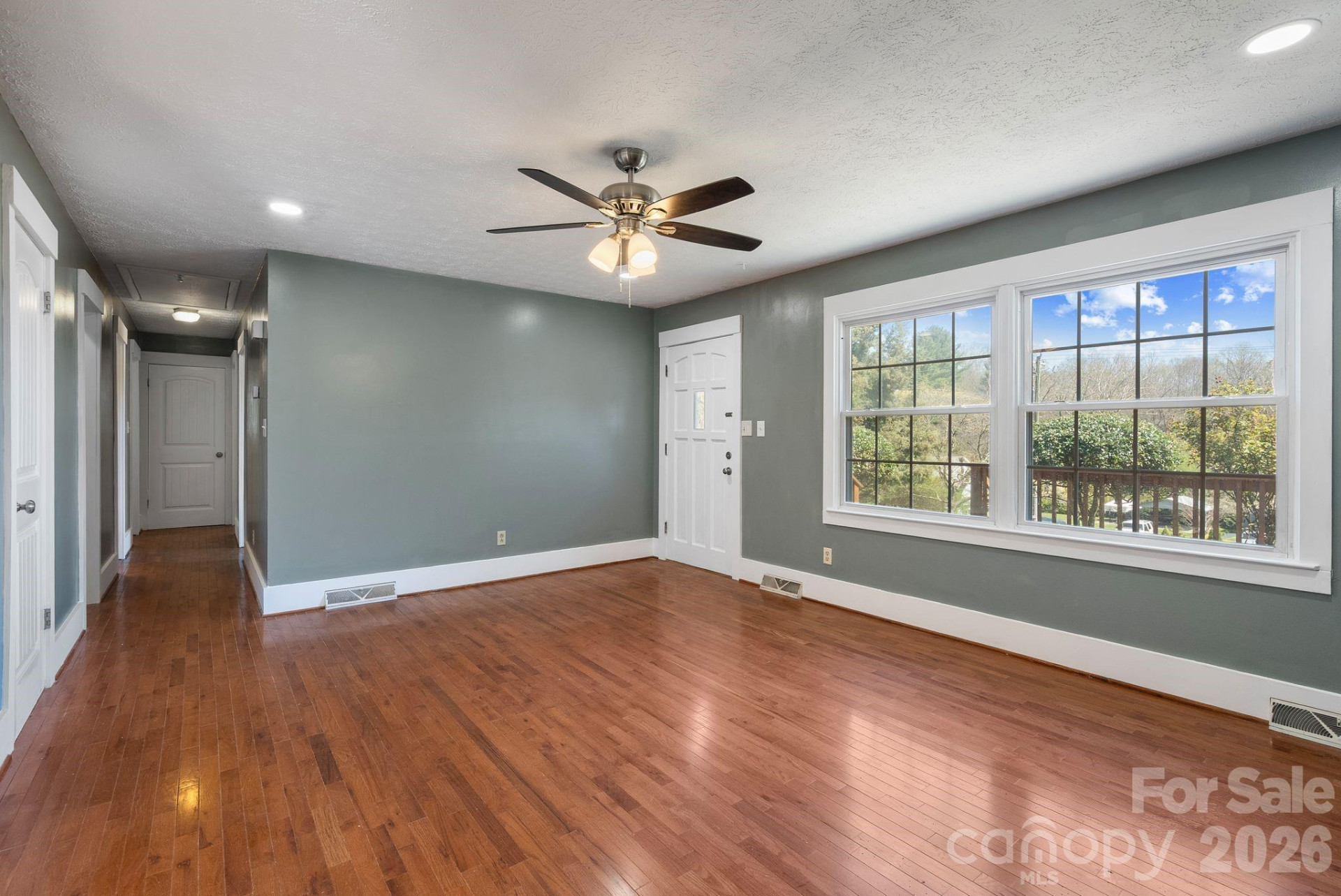 93 English Drive - Photo 4
