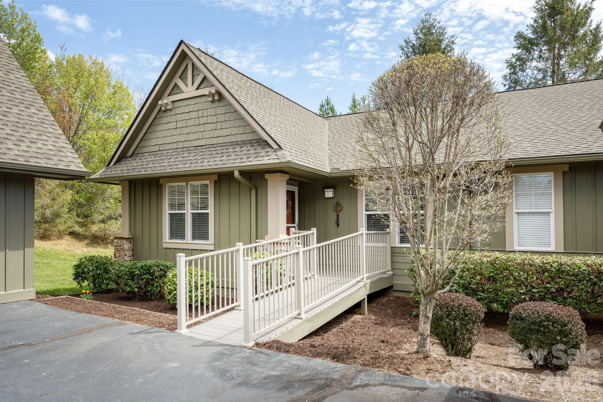 501 Fox Den Court