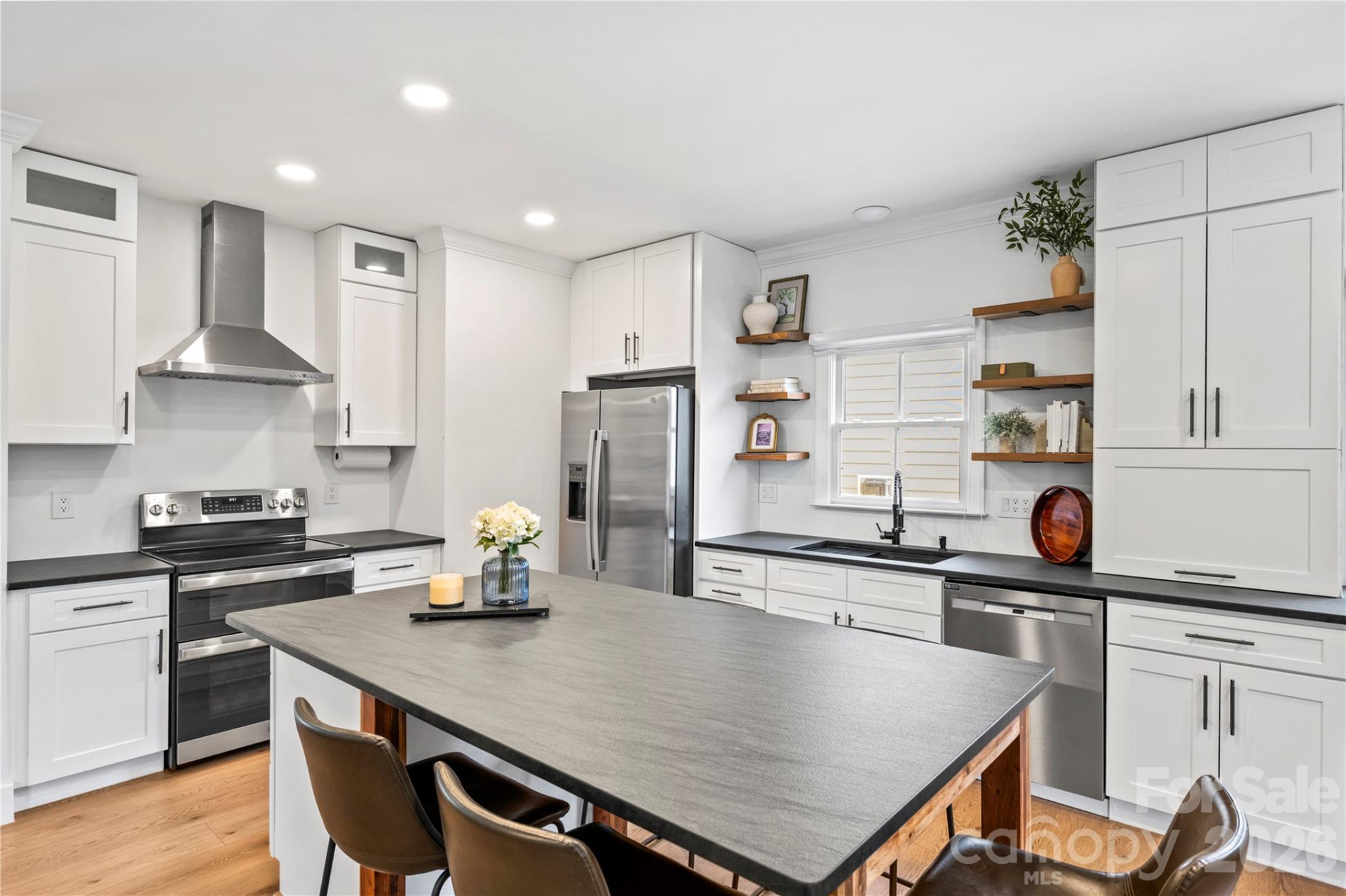 123 White Ash Drive - Photo 2