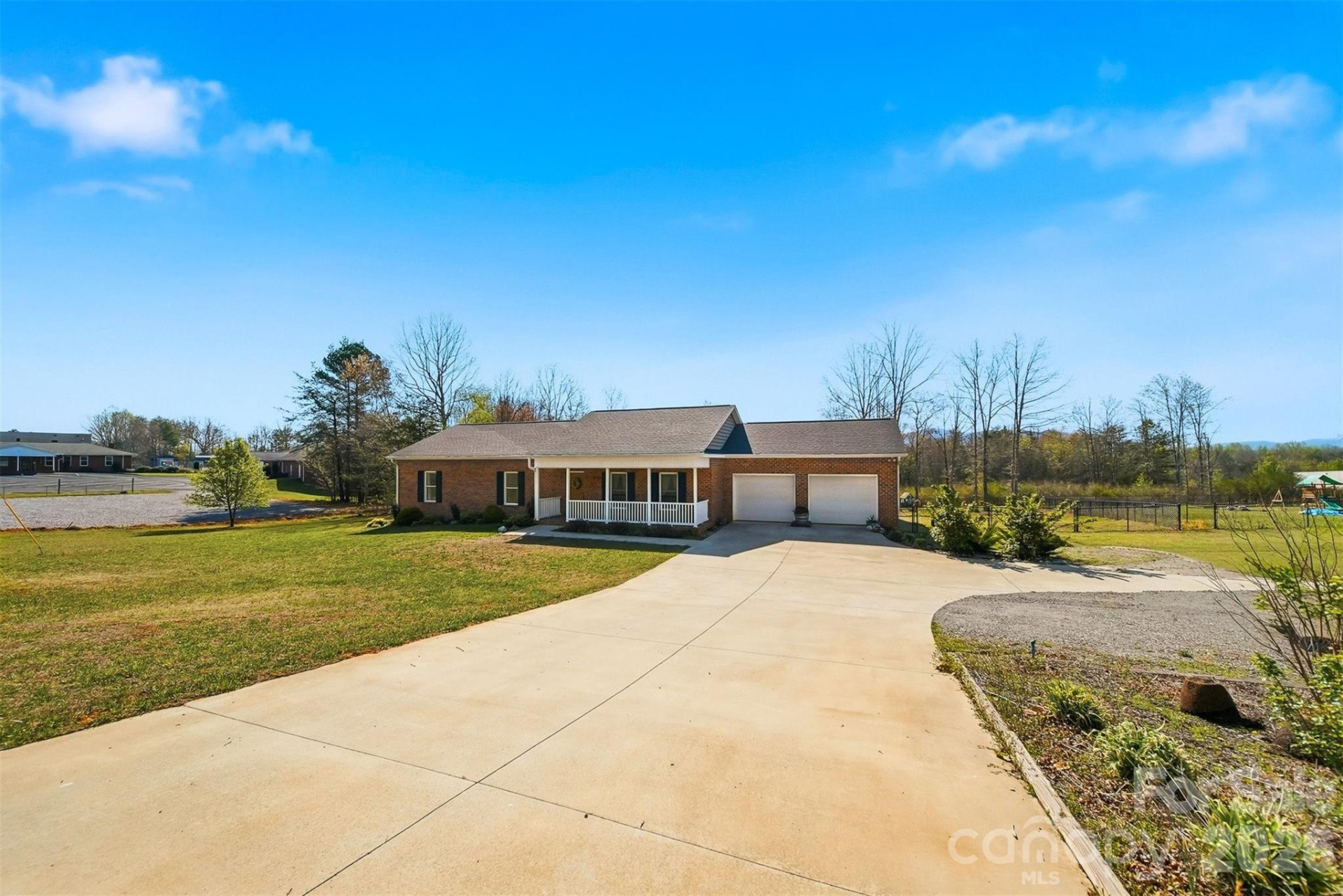 976 Amherst Road - Photo 3