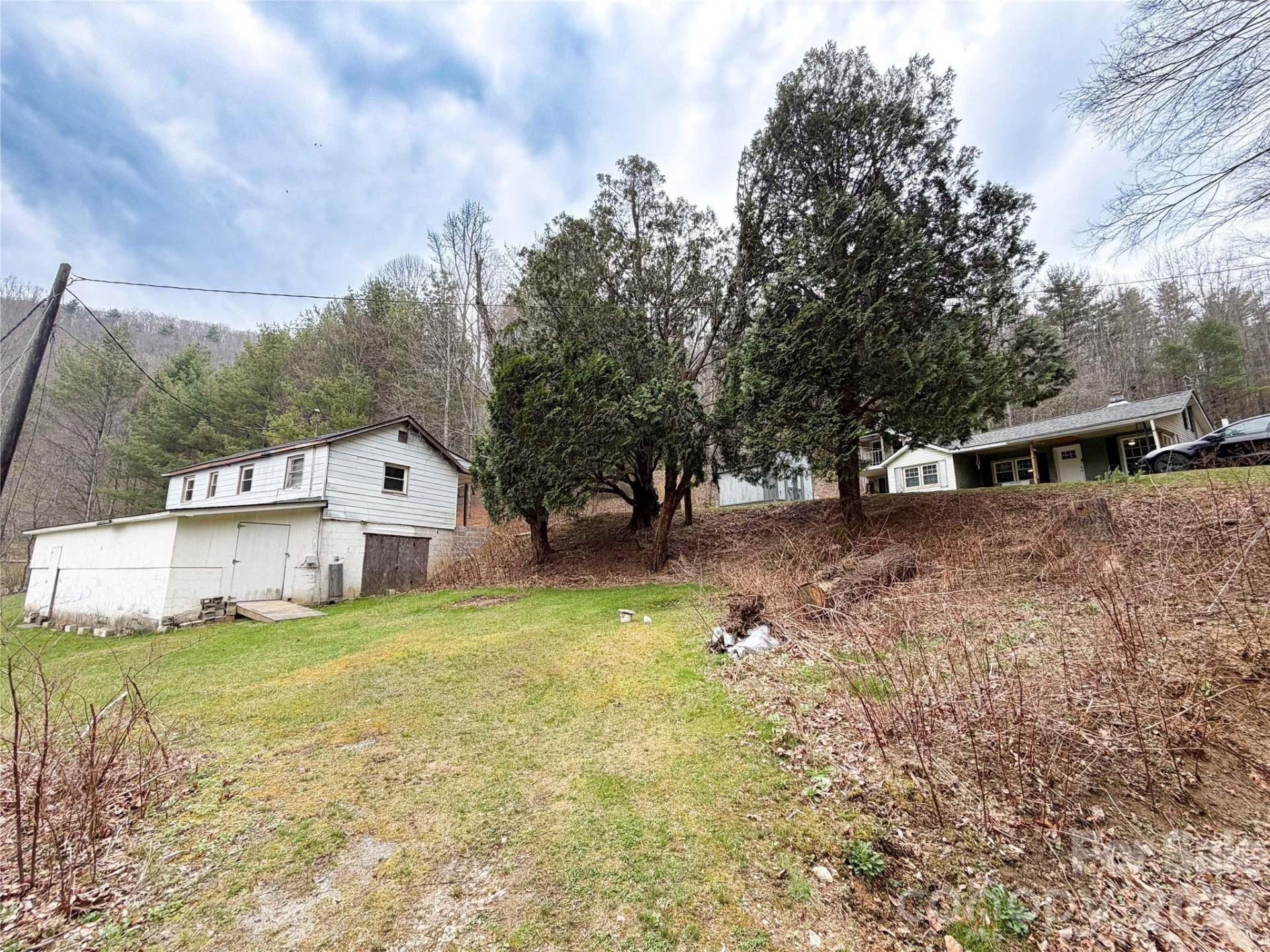 658 Upper Hanging Rock Road