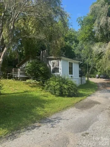 57 Twin Ponds Lane