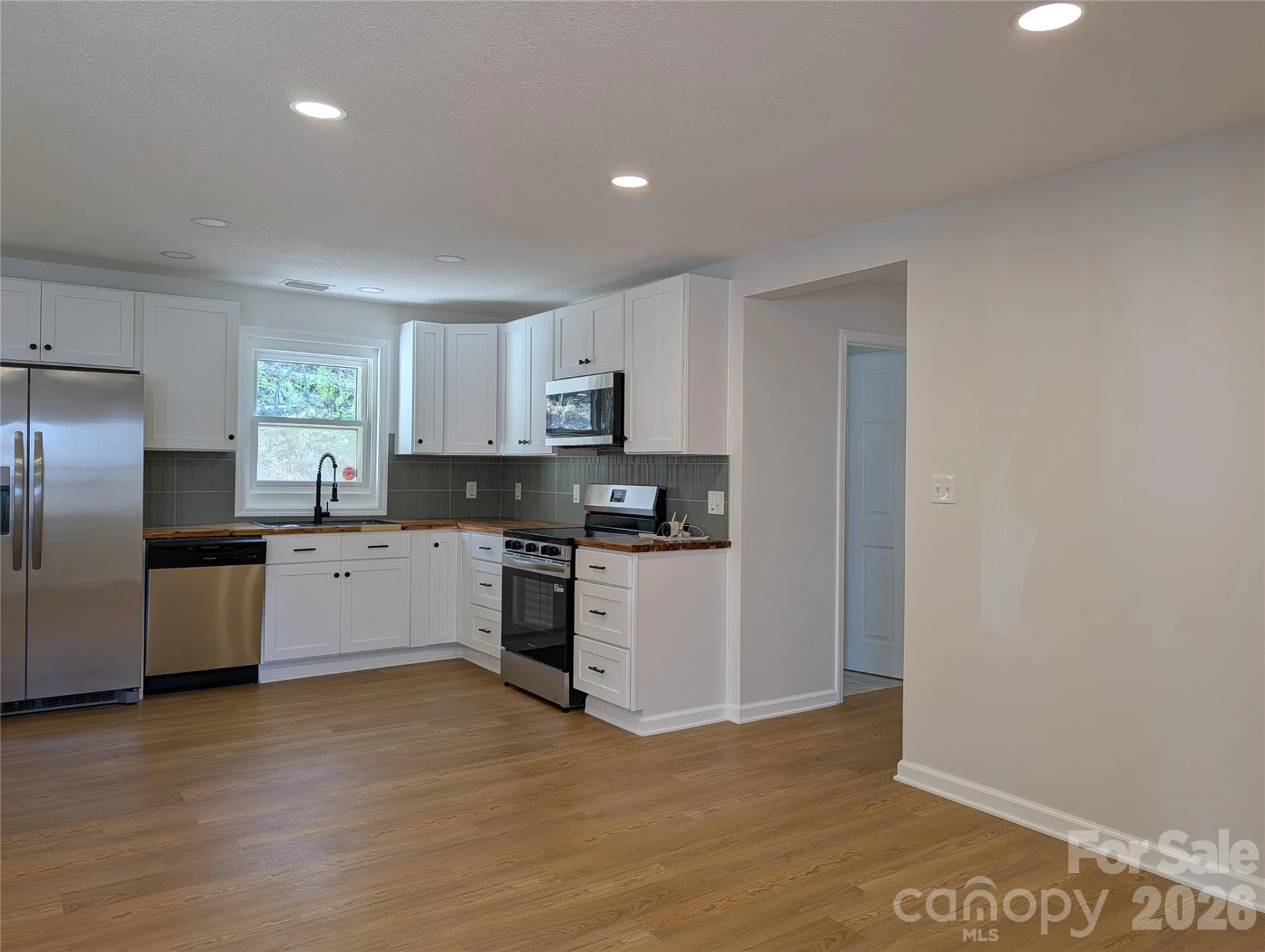 945 Summers Road - Photo 2