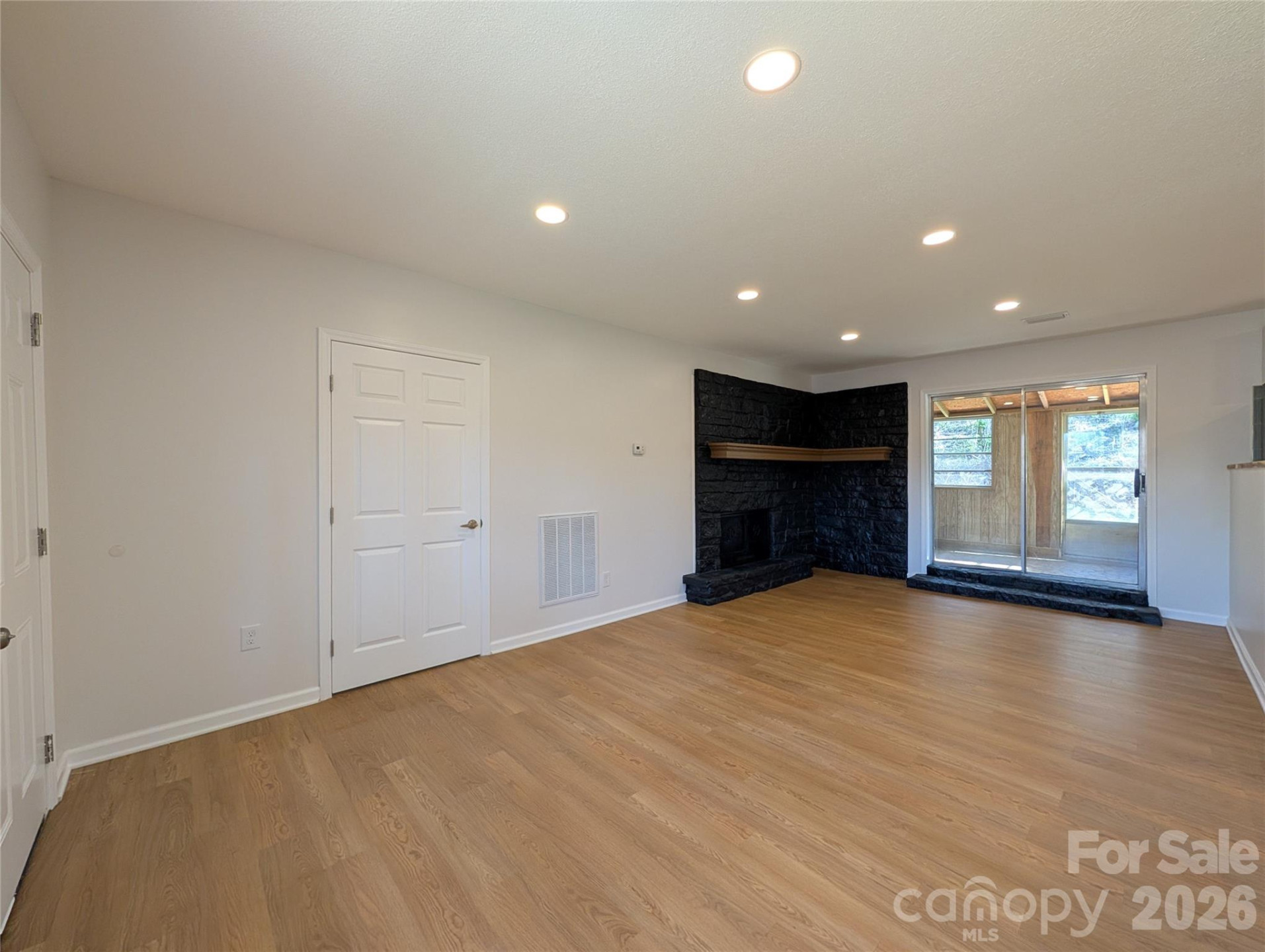 945 Summers Road - Photo 5