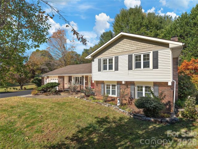 142 Twin Lakes Drive